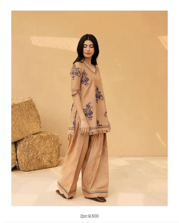 Itrah Winter Veil – Embroidered 2PC Flapper Set