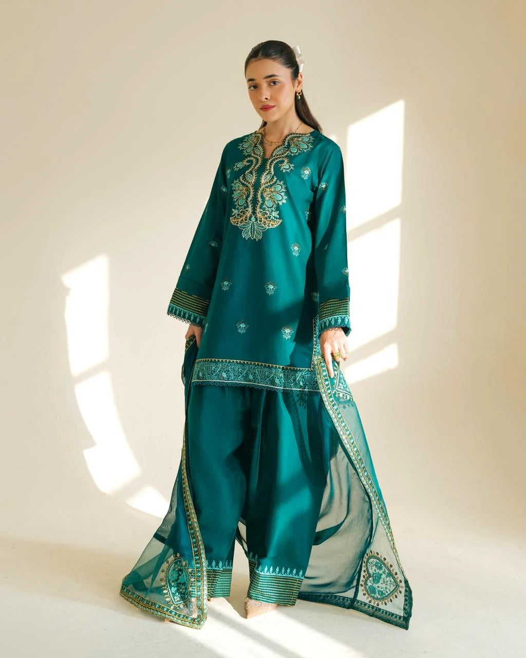 Zarminé Lawn – Embroidered Farshi 3-Piece Suit