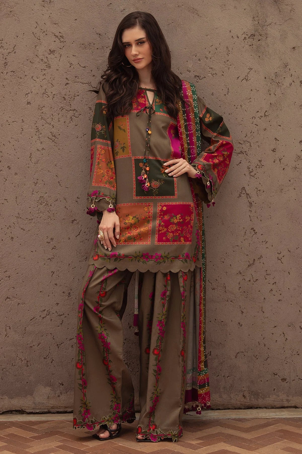 Zunaira Noir – Printed 3-Piece Suit