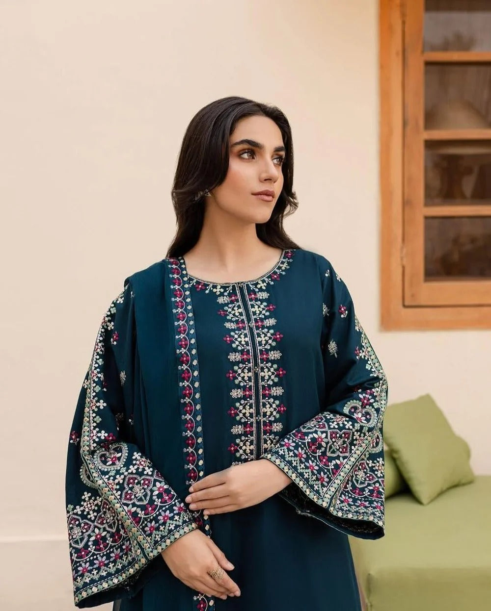 Nooré Lawn – Embroidered Summer 3-Piece Suit