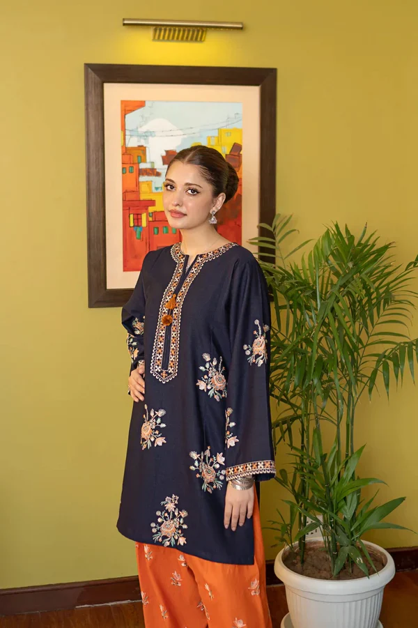 Chaand – Embroidered Linen 2-Piece Farshi Set