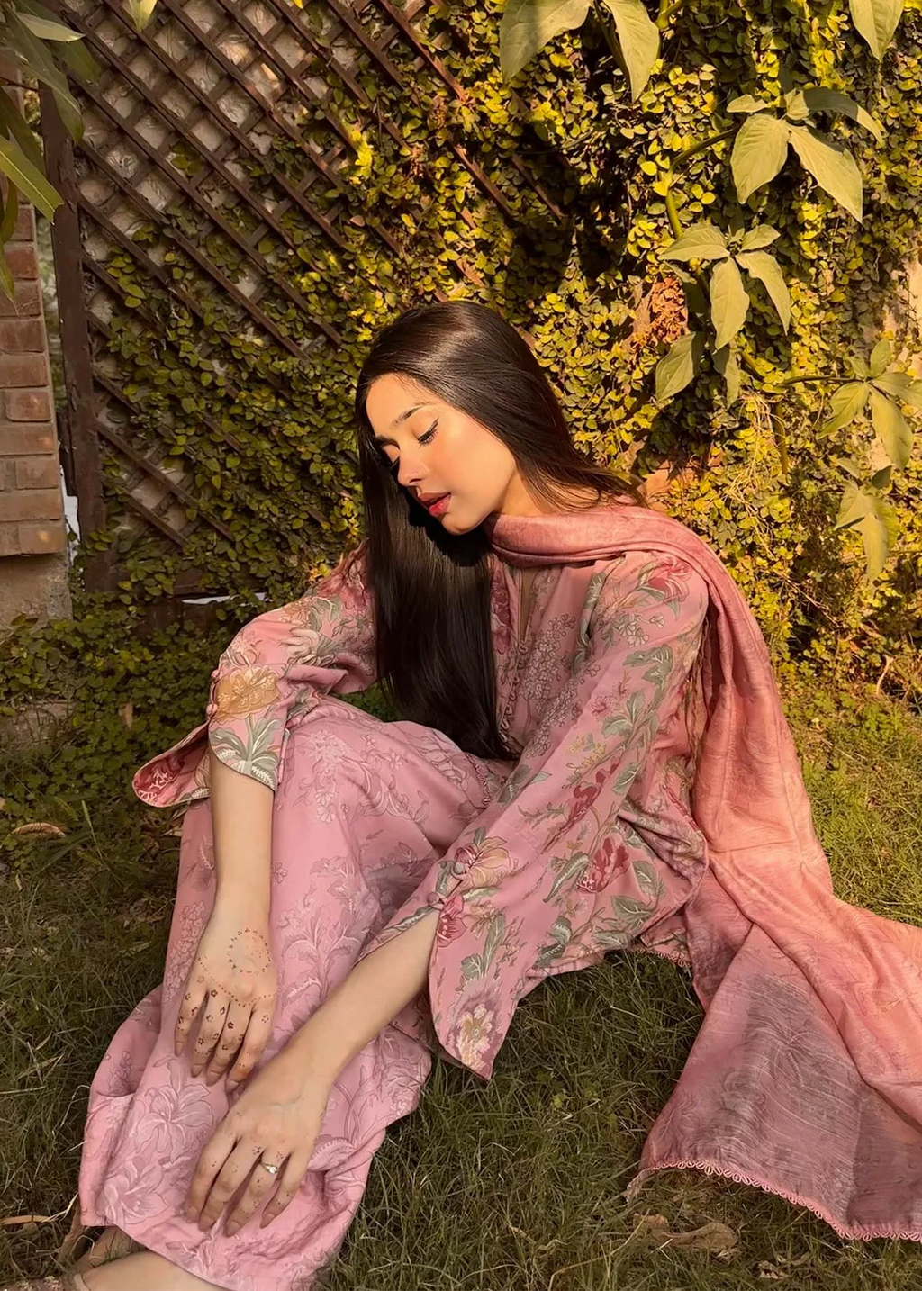 Rosé Zehra – Printed 3PC Farshi Set