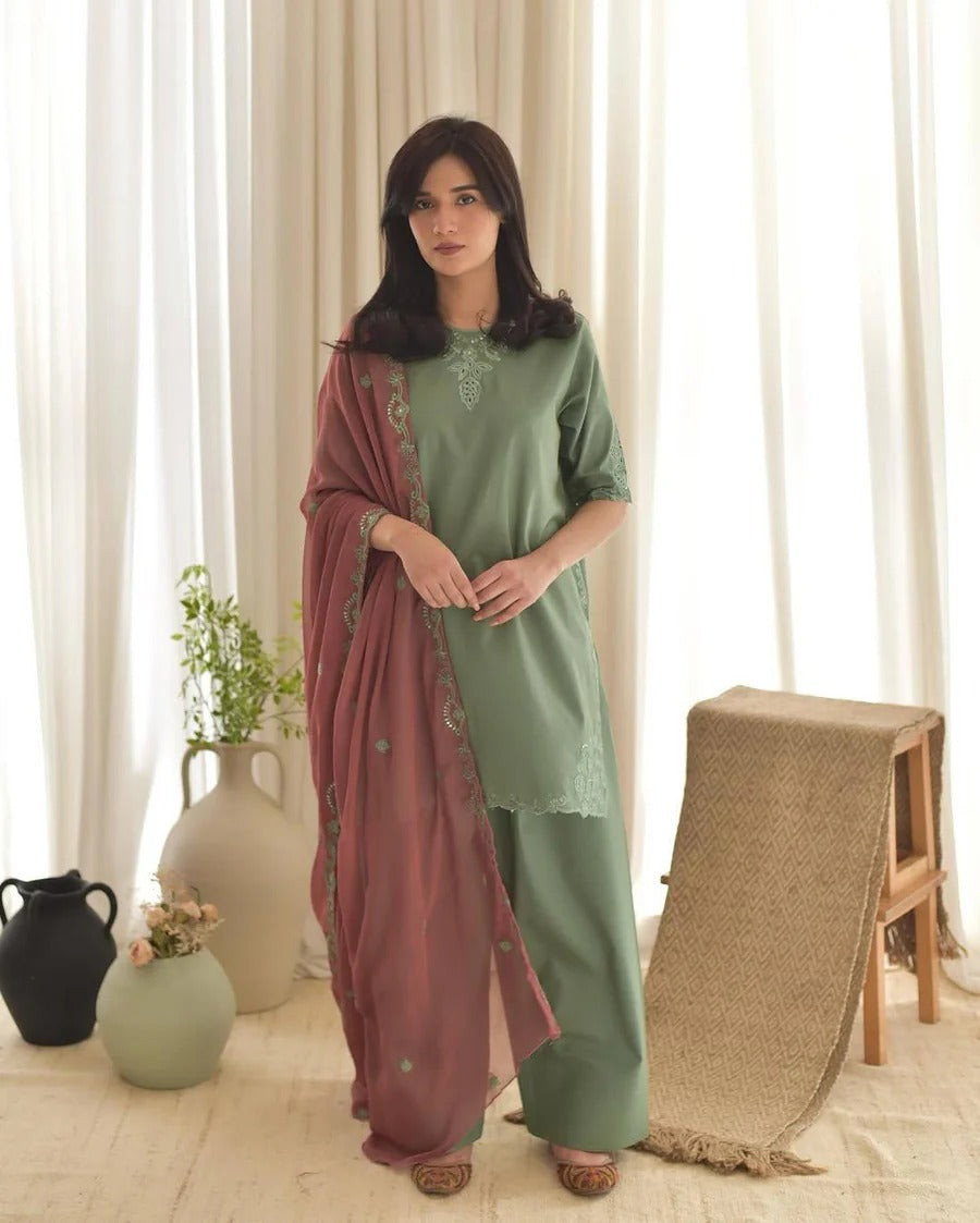 Zehra Veil – Embroidered Shirt plane Farshi 3-Piece Suit