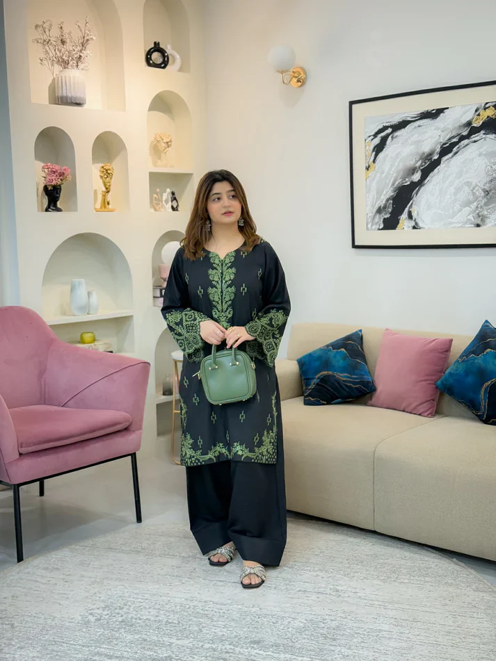 ZAREEN NOIR – PRINTED 2PC PRET SET