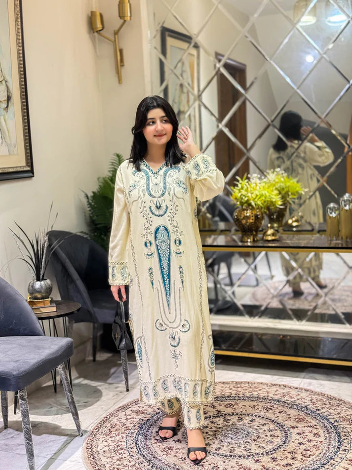 Nooréline Ivory – Winter Pret 2PC