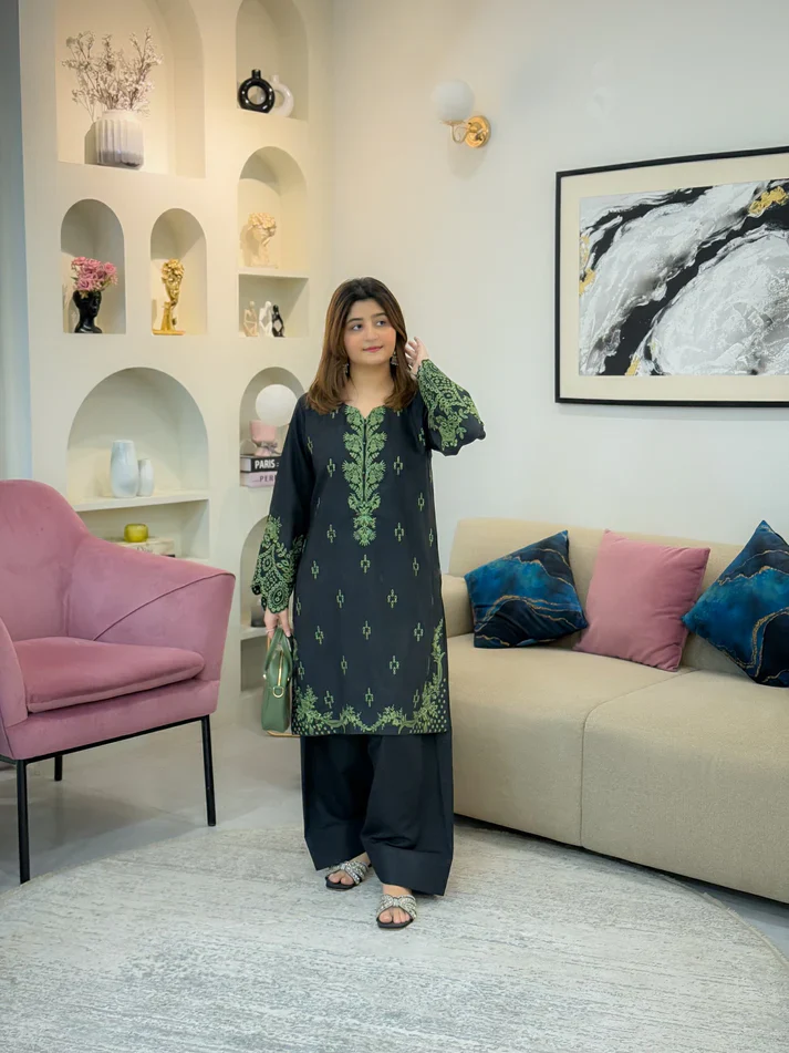 ZAREEN NOIR – PRINTED 2PC PRET SET