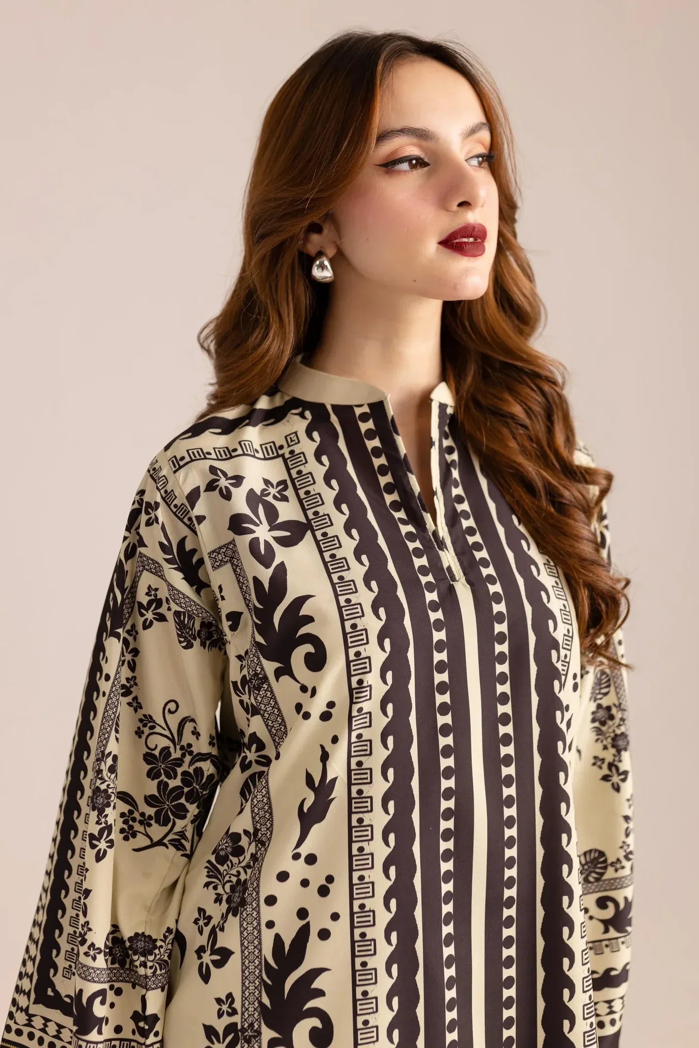 Zayna – Silky Lawn 2PC Suit