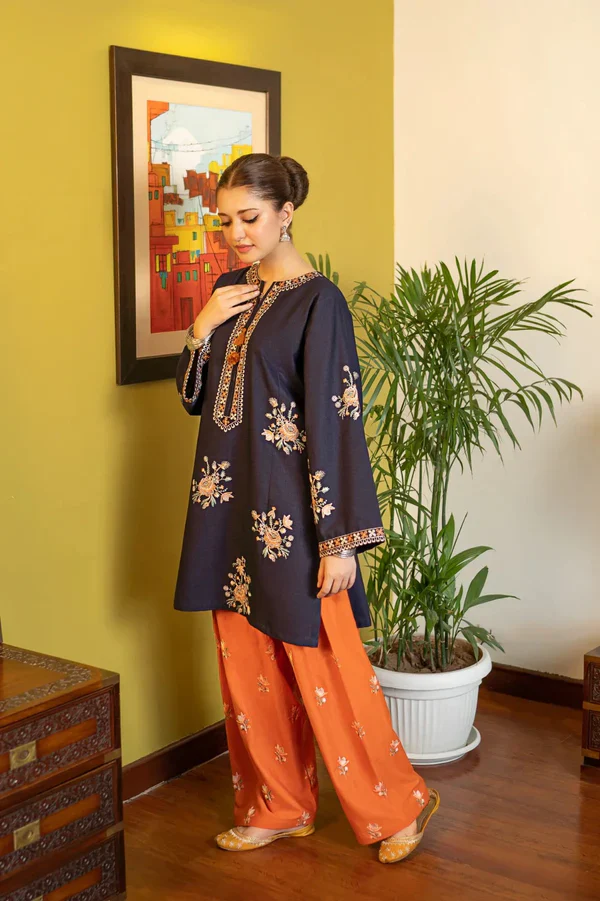 Chaand – Embroidered Linen 2-Piece Farshi Set