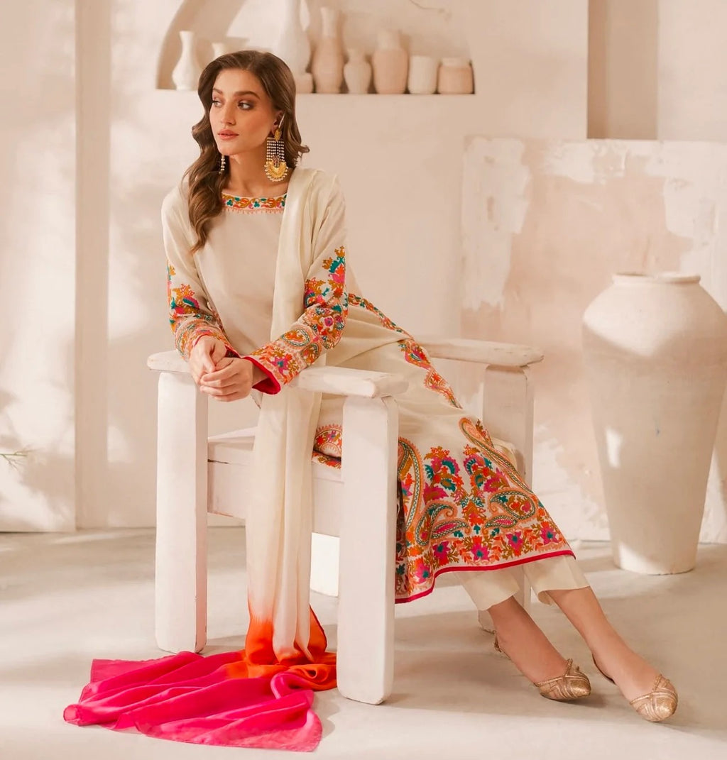 Beyaz Bloom – Printed Silky Lawn 3PC